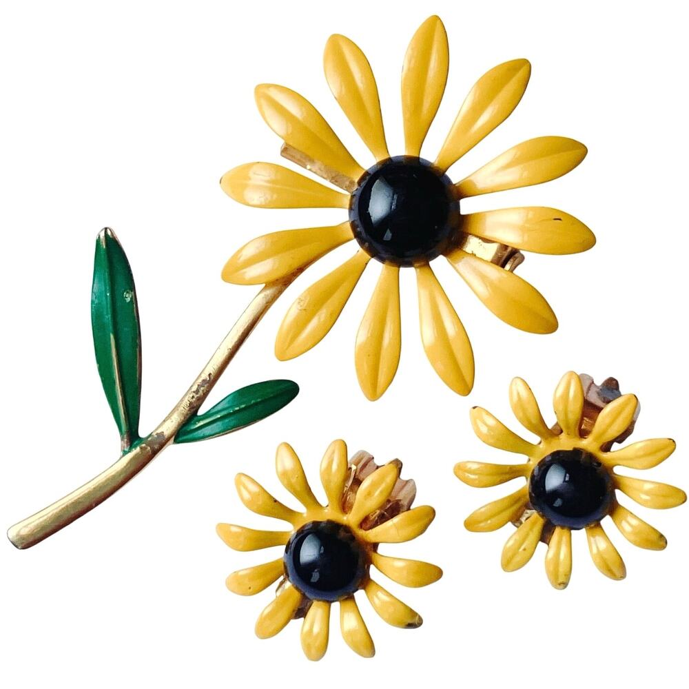 VTG Mid Century Brooch Earrings Set Enamel Daisy Yellow Clip On Earrings - Picture 1 of 11